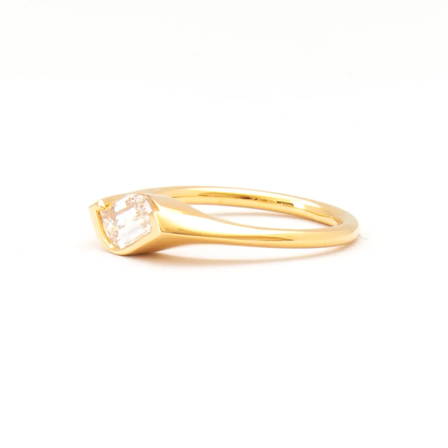 0.90 ct Flame-cut Diamond Ring