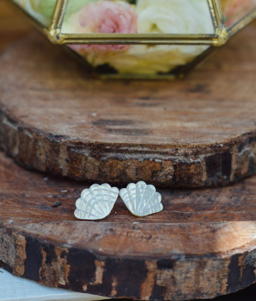 Ariel Mother of Pearl Clamshell earrings