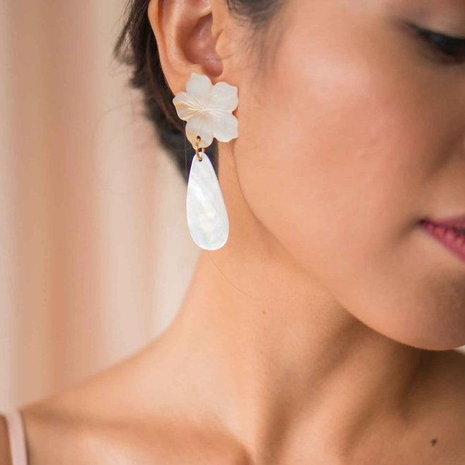 Maite Capiz Earrings