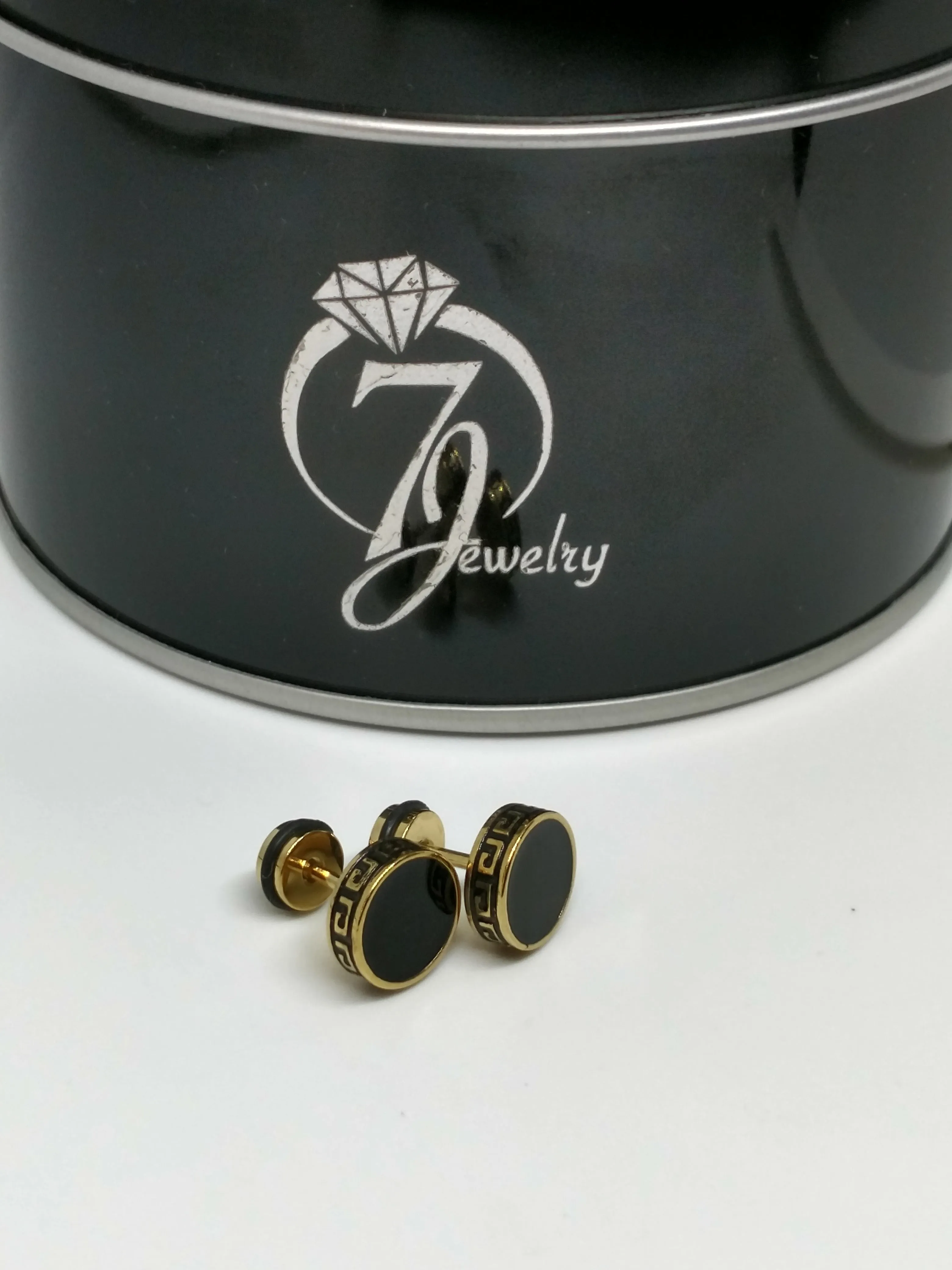 Stud Earrings (Screw back lock)